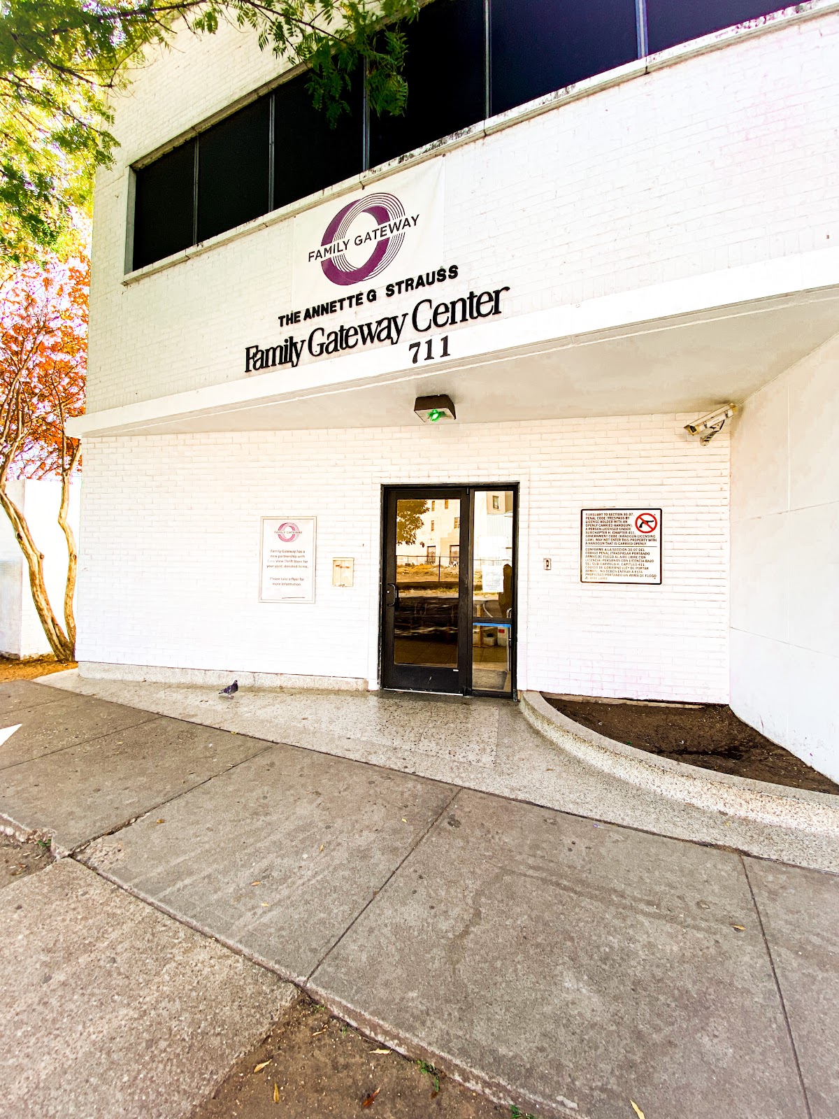 Simmons Family Gateway Resource Center - Photo 1