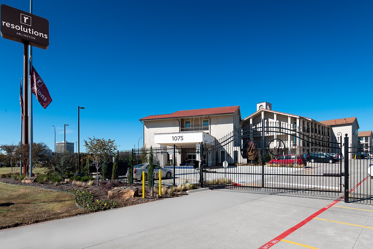 Resolutions Arlington Sober Living - Photo 4
