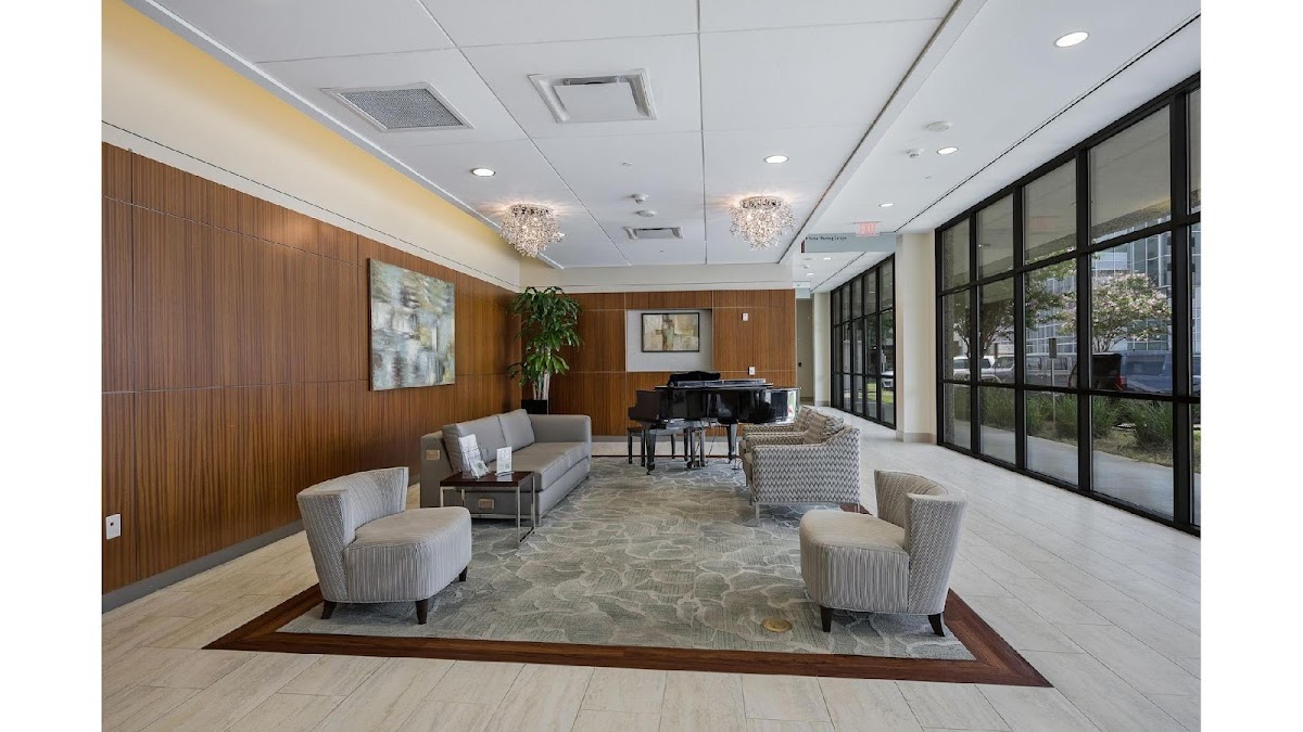River Oaks Hospital & Clinics - Photo 6