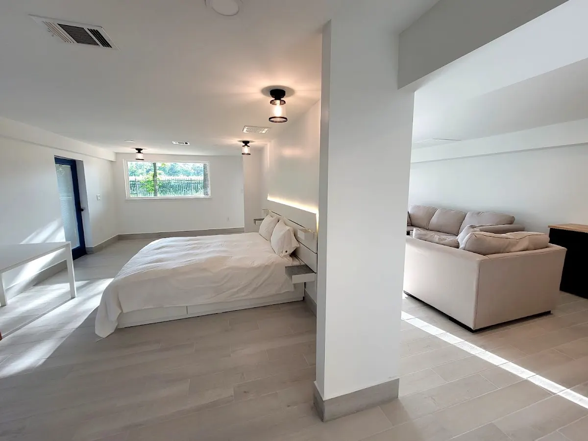 Azul House Sober Living - Photo 5