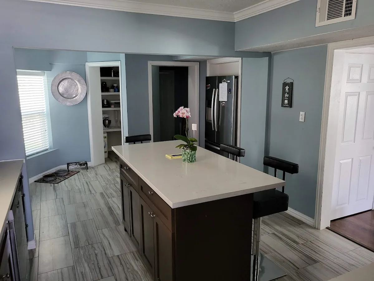 Riverside Recovery House-Sober Home - Photo 3