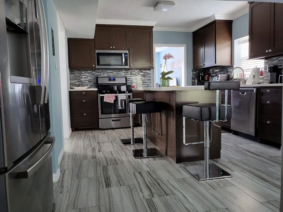 Riverside Recovery House-Sober Home - Photo 5