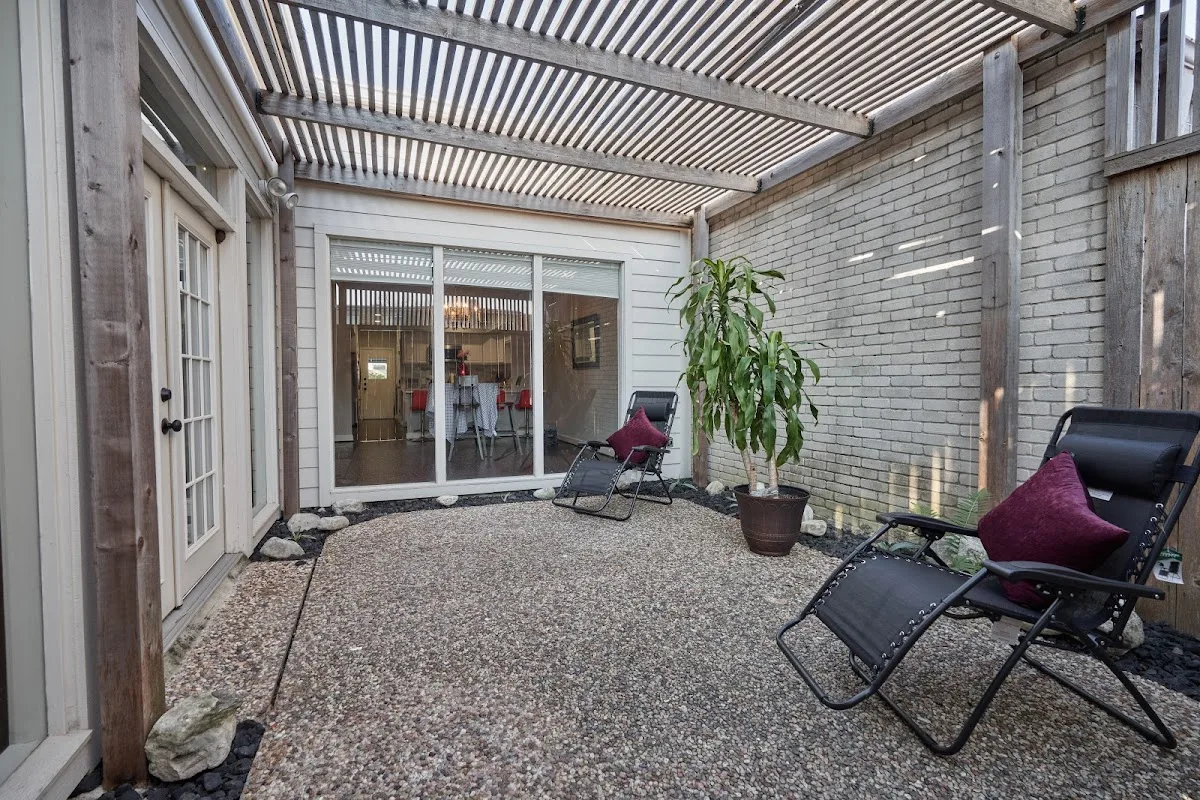 Nesta's Wellness Retreat - Houston - Photo 4