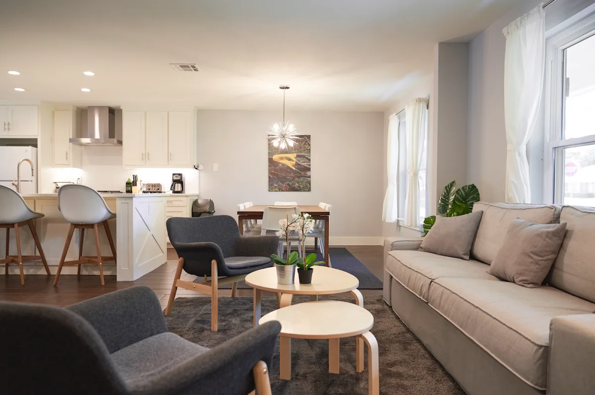 Dallas Life - interior photo