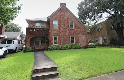 Arbor House - Photo 1