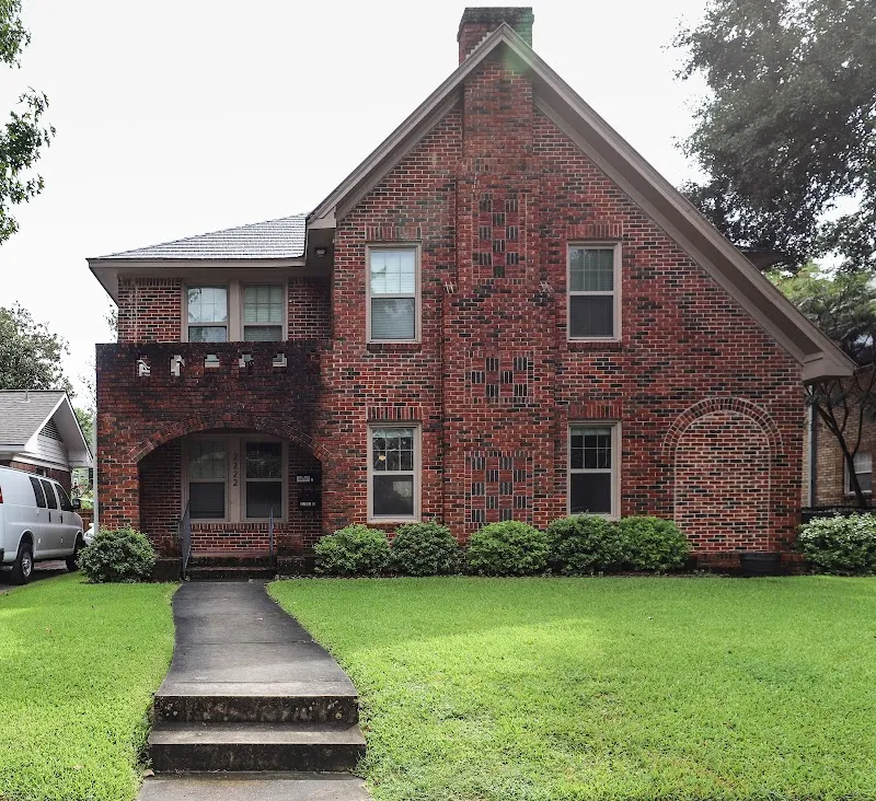 Arbor House - Photo 1