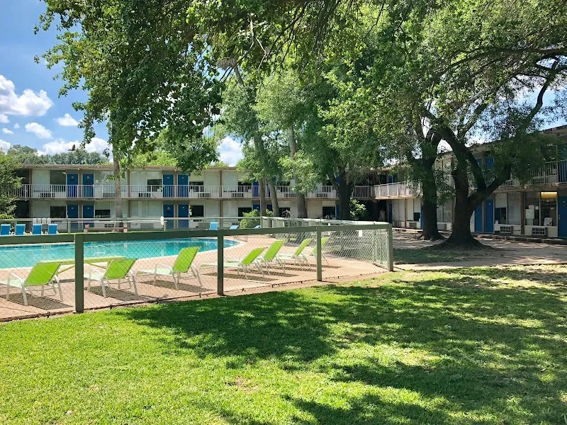 Cheyenne Center Inc - Ảnh 2