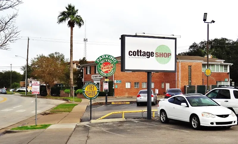 The Womens Home - Photo 2