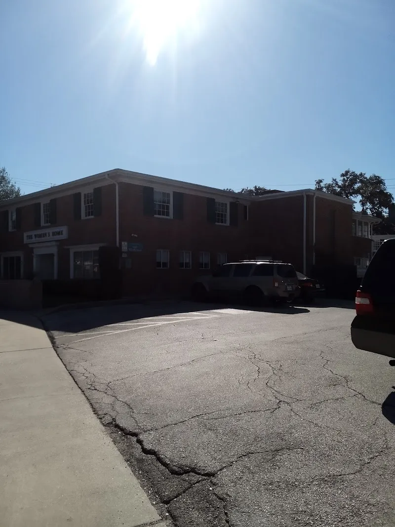 The Womens Home - Photo 4