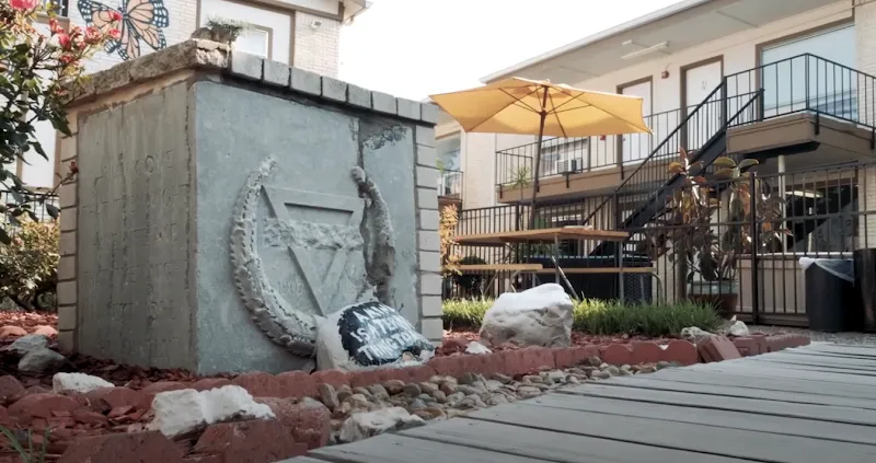 The Texas House - Photo 5