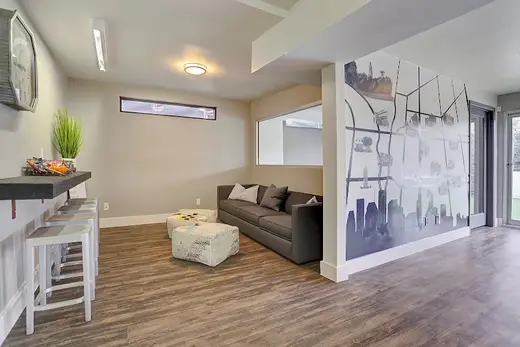 Inviting lounge area with modern decor at treatment center in Houston.