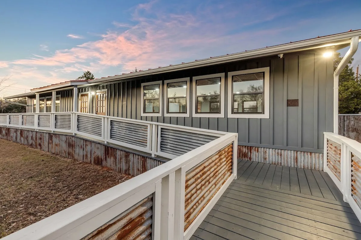 Burning Tree Lodge - Photo 3