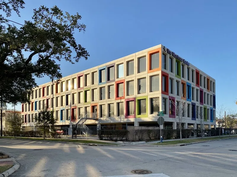 Montrose Center - Ảnh 2