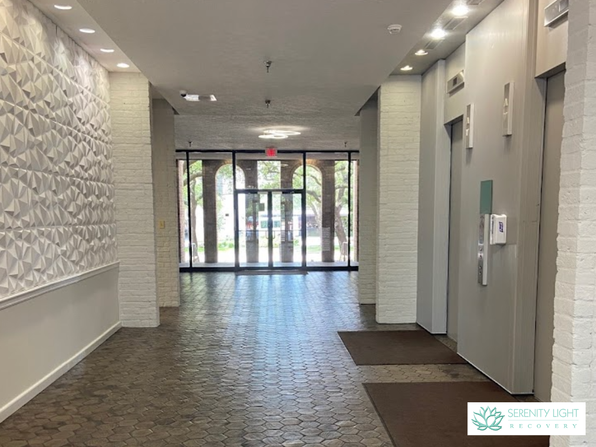 Serenity Light Recovery Center - Outpatient - Foto 4