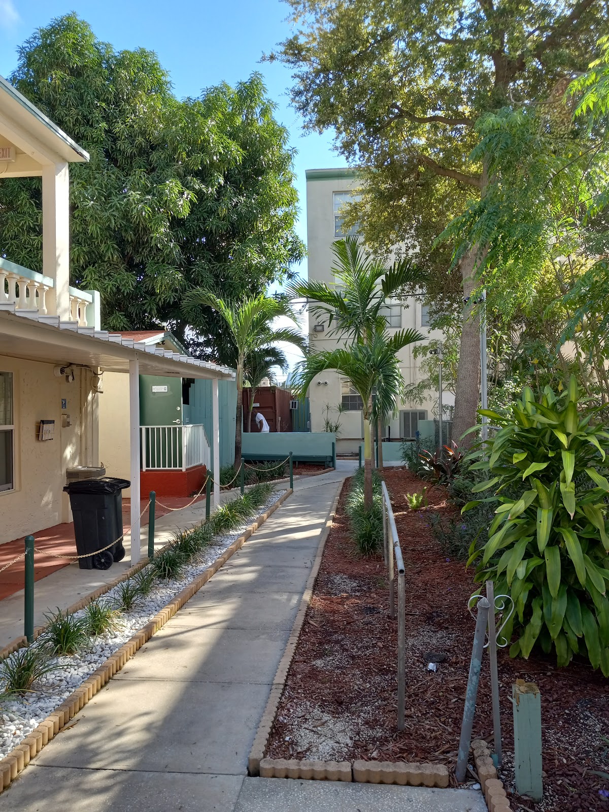 Riverside House - Photo 3