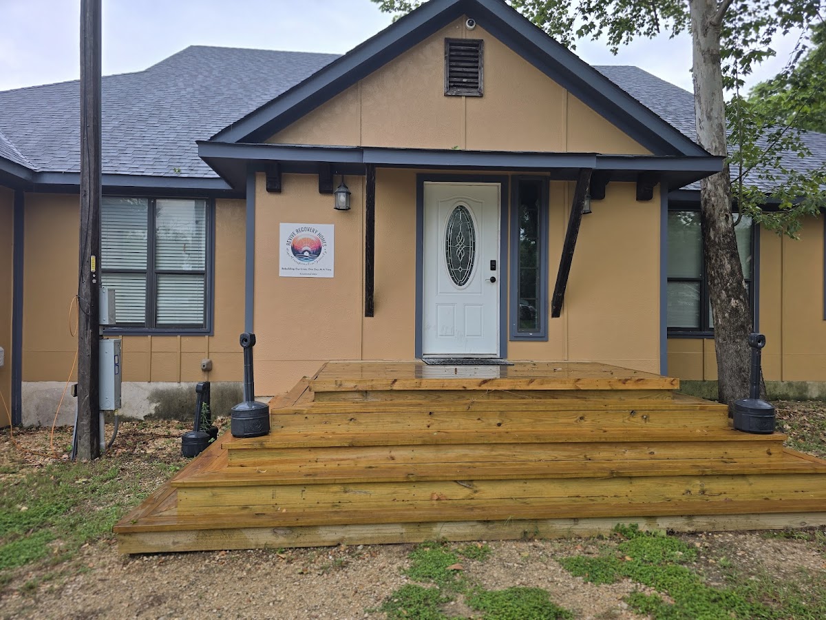 Revive Recovery Homes - Photo 3